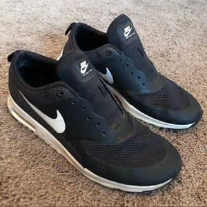 Nike // Women’s Air Max Thea Running Shoes 🖤